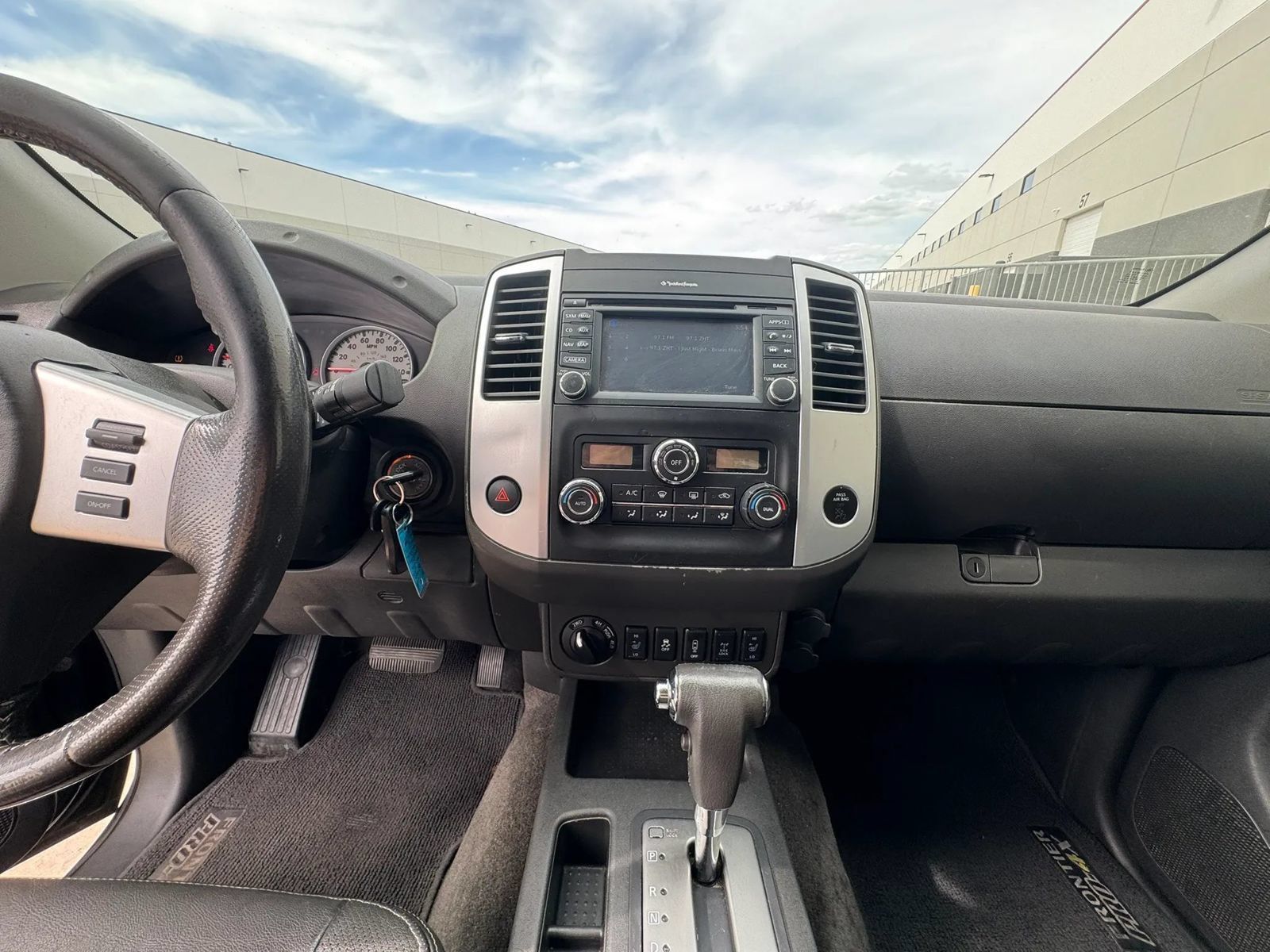 Used 2016 Nissan Frontier PRO-4X w/ Pro-4x Luxury Package AWD/4WD image 10