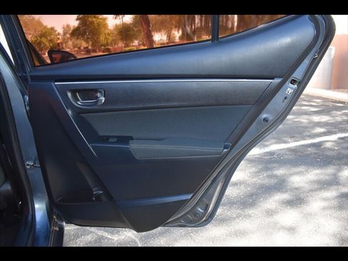 Used 2017 Toyota Corolla LE w/ Carpet Mat Package (TMS) FWD image 27