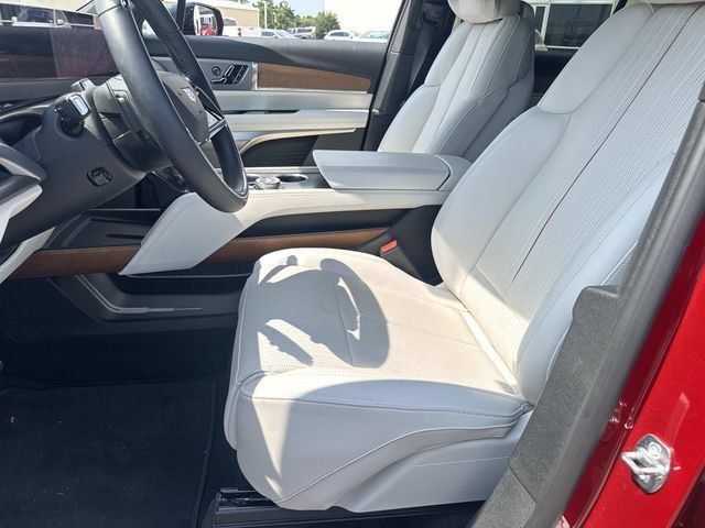 Used 2026 Cadillac Vistiq Sport w/ LPO, Floor Liner Package AWD/4WD image 19