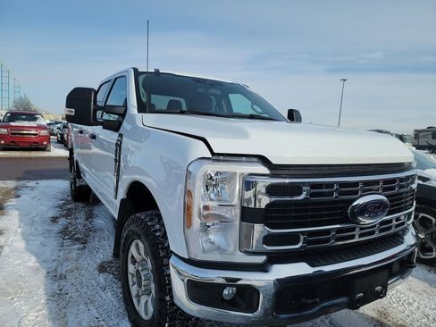 Used 2024 Ford F250 XLT w/ FX4 Off-Road Package image 4