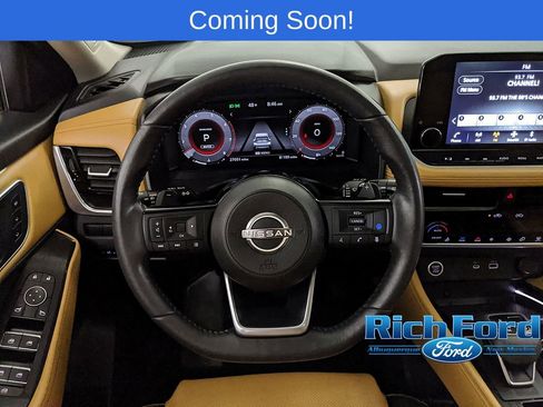 Used 2022 Nissan Rogue Platinum w/ Head-Up Display Package AWD/4WD image 10