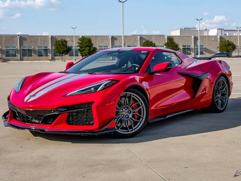Used 2024 Chevrolet Corvette Z06 w/ Z07 Performance Package RWD image 5