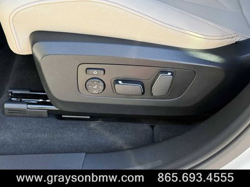 Used 2026 BMW X3 xDrive30 w/ Premium Package image 11