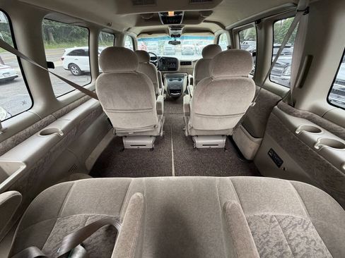 Used 2001 Chevrolet Express 1500 LT RWD image 12