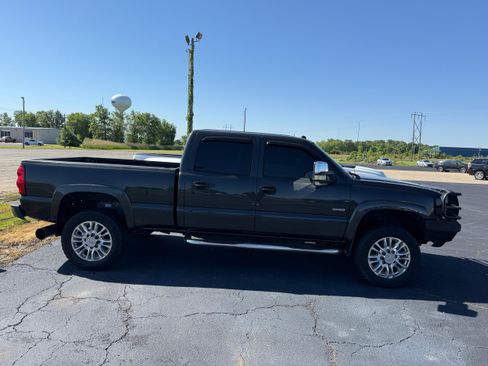 Used 2004 Chevrolet Silverado 2500 LT RWD image 17