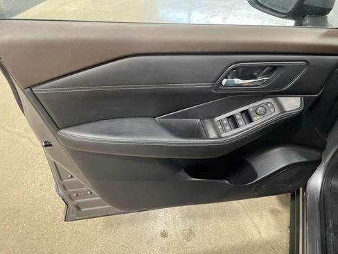 Certified 2023 Nissan Rogue SV w/ SV Premium B Package image 12