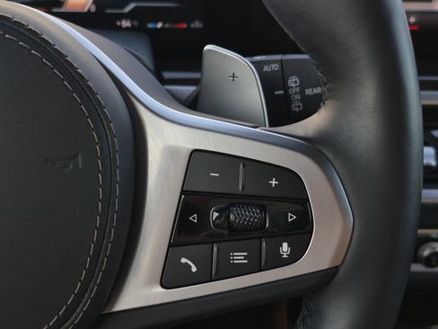 Certified 2024 BMW X7 xDrive40i w/ M Sport Package image 16