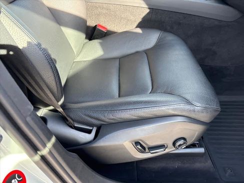 Used 2018 Volvo XC60 T6 Momentum w/ Convenience Package image 7