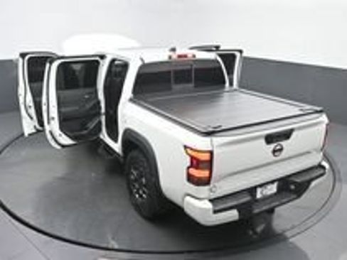Used 2022 Nissan Frontier PRO-4X w/ Pro-4X Premium Package AWD/4WD image 9