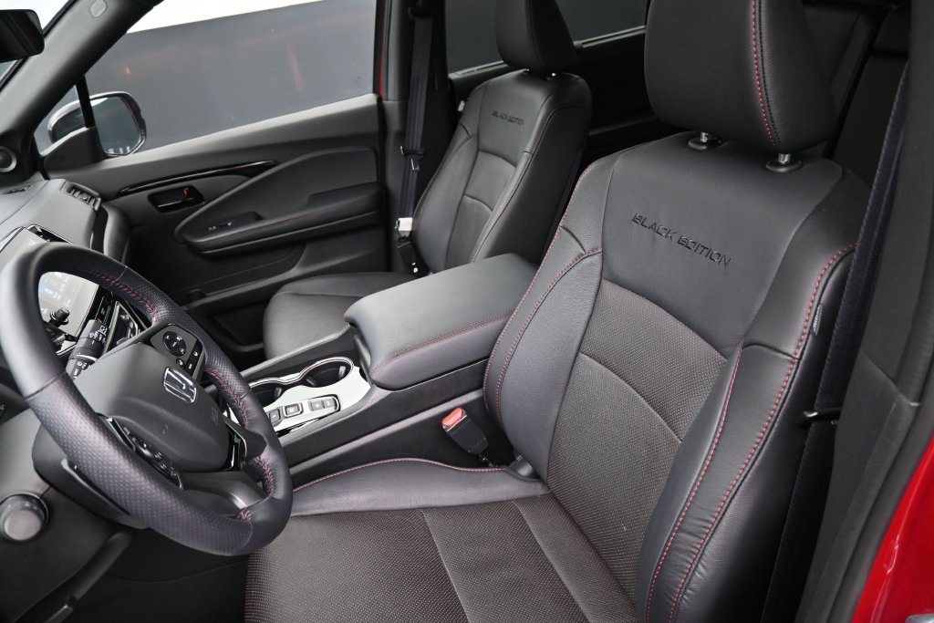 Used 2025 Honda Passport Black Edition image 44