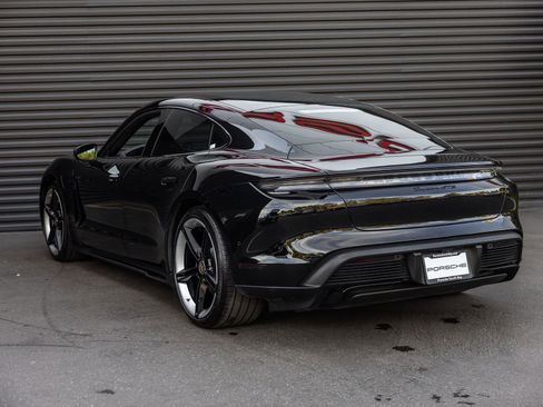 Certified 2023 Porsche Taycan GTS image 3