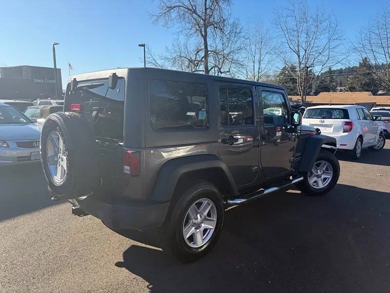 Used 2016 Jeep Wrangler Unlimited Sport w/ Quick Order Package 24S AWD/4WD image 3