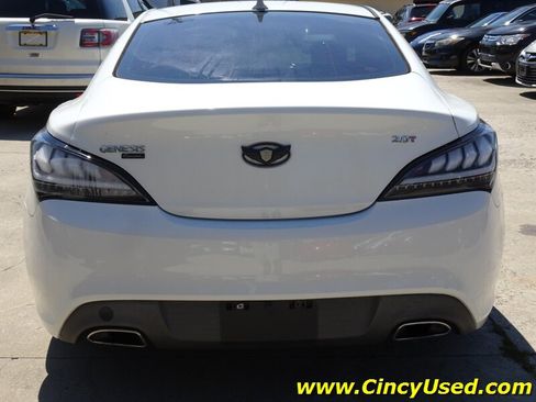 Used 2011 Hyundai Genesis 2.0T RWD image 7
