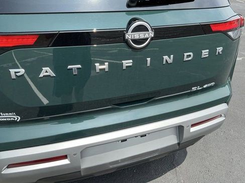 Used 2024 Nissan Pathfinder SL AWD/4WD image 5