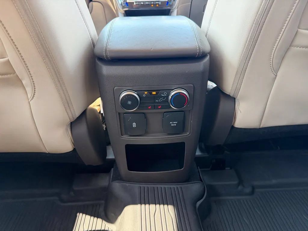 Used 2021 Ford Explorer Platinum w/ Equipment Group 601A AWD/4WD image 30