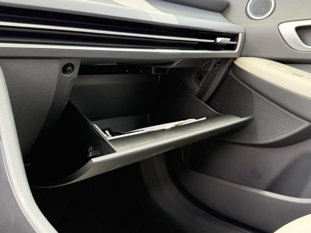 Certified 2025 Hyundai Sonata SEL AWD/4WD image 36