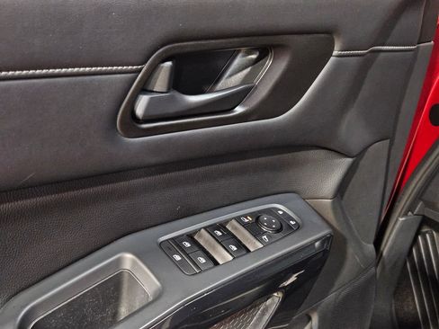 Used 2023 Nissan Pathfinder SV AWD/4WD image 21