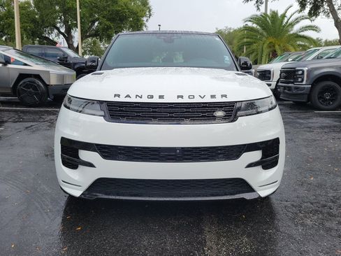 Used 2025 Land Rover Range Rover Sport Dynamic SE AWD/4WD image 2