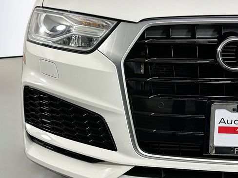Used 2018 Audi Q3 2.0T Premium FWD image 16