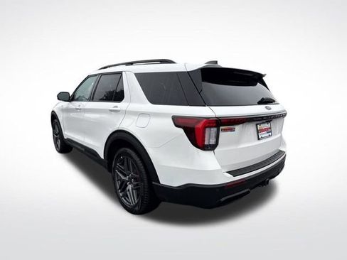 Used 2025 Ford Explorer ST-Line w/ ST-Line Street Pack image 3