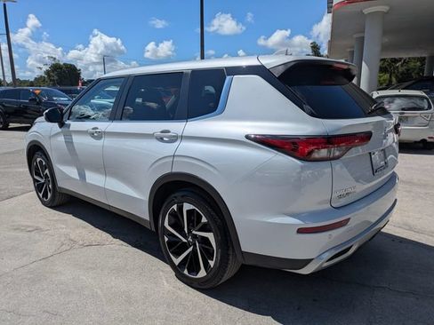 Used 2024 Mitsubishi Outlander SE FWD image 6
