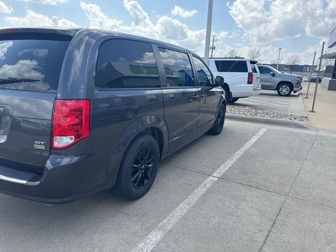 Used 2019 Dodge Grand Caravan GT FWD image 4
