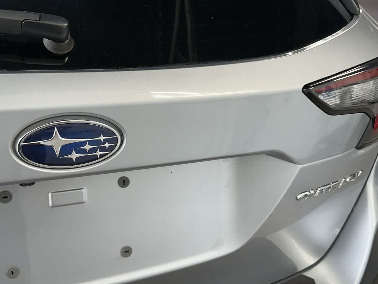 Used 2025 Subaru Outback Premium AWD/4WD image 10