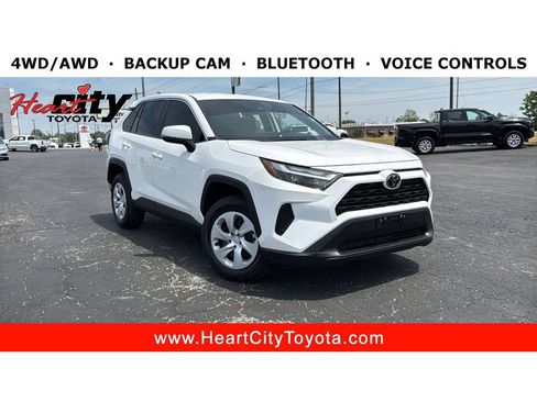 Used 2025 Toyota RAV4 LE AWD/4WD image 1