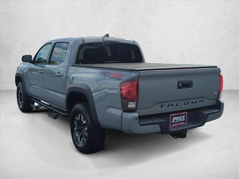 Used 2018 Toyota Tacoma TRD Off-Road w/ Technology Package image 8