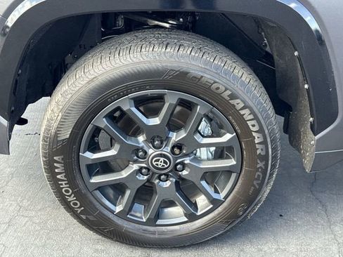 Used 2025 Toyota Tundra Platinum image 32