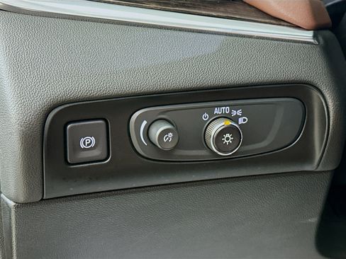 Used 2020 Buick Enclave Avenir w/ Avenir Technology Package image 10