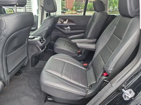 Used 2024 Mercedes-Benz GLS 450 4MATIC image 10