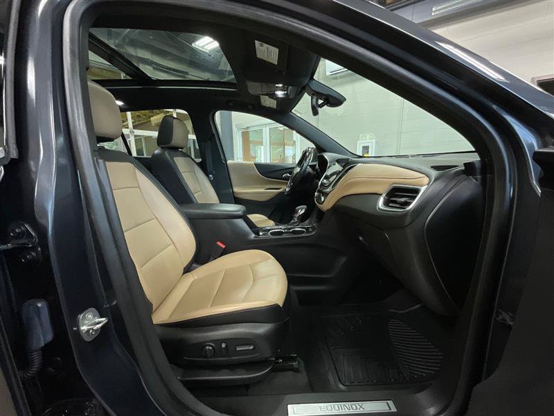 Used 2022 Chevrolet Equinox Premier AWD/4WD image 34