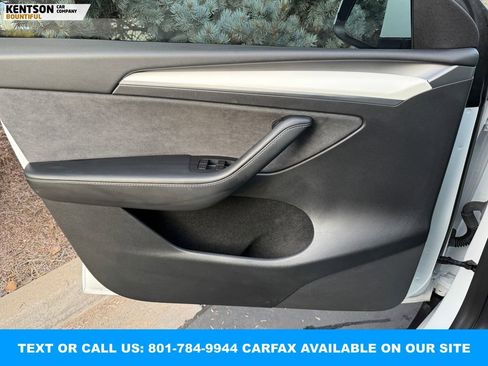 Used 2022 Tesla Model Y Long Range image 17