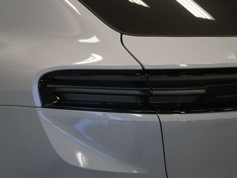 New 2026 Porsche Macan 4 Electric image 6