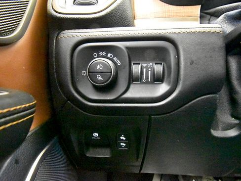 Used 2020 RAM 1500 Limited AWD/4WD image 43