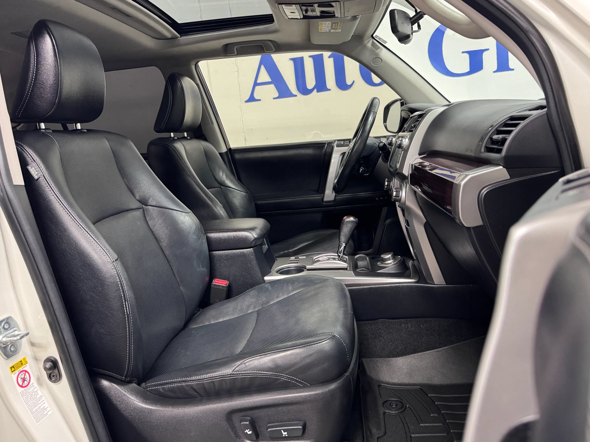 Used 2016 Toyota 4Runner Limited w/ Convenience Package AWD/4WD image 14