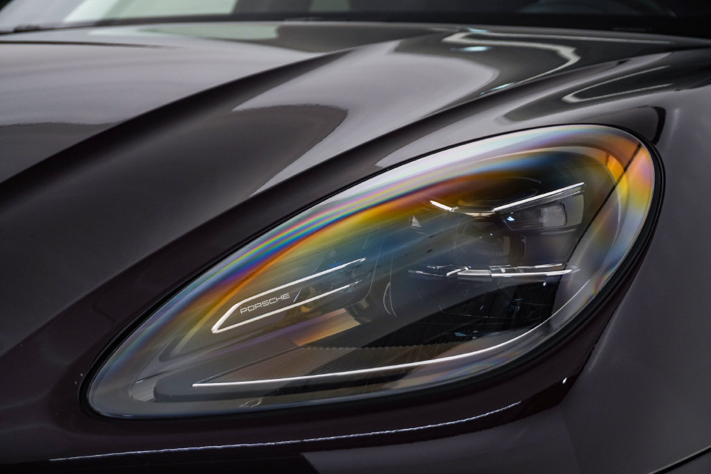 Certified 2023 Porsche Macan Turbo AWD/4WD image 7