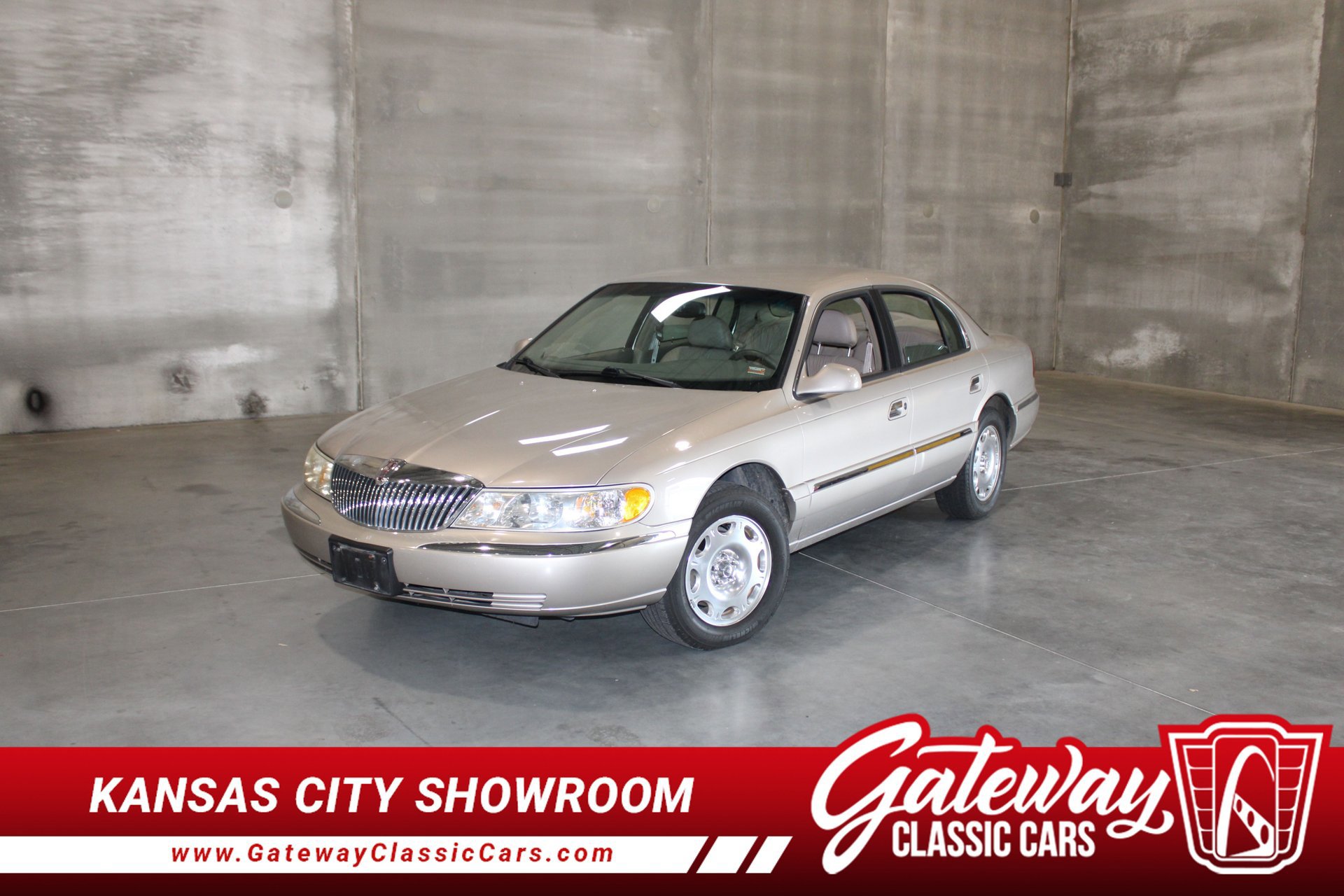 Used 1999 Lincoln Continental FWD image 1