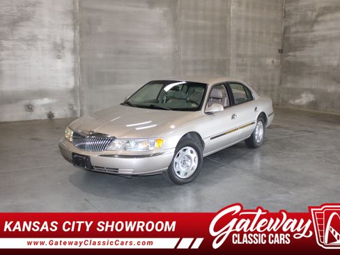 Used 1999 Lincoln Continental image 1