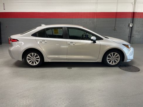 Used 2024 Toyota Corolla LE w/ LE Convenience Package image 7