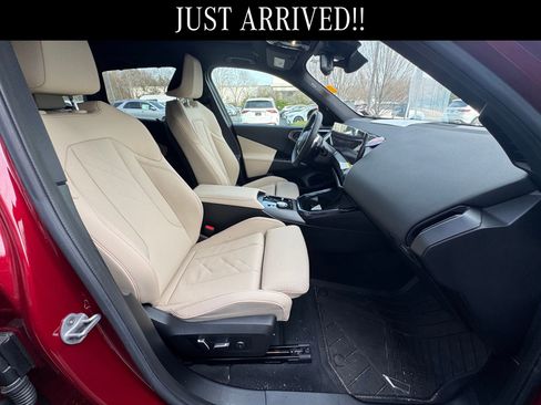 Used 2025 BMW X3 xDrive30i w/ Premium Package image 9
