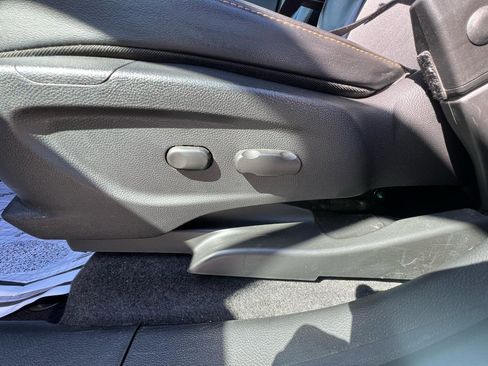 Used 2018 Chevrolet Trax LT w/ LT Convenience Package FWD image 37