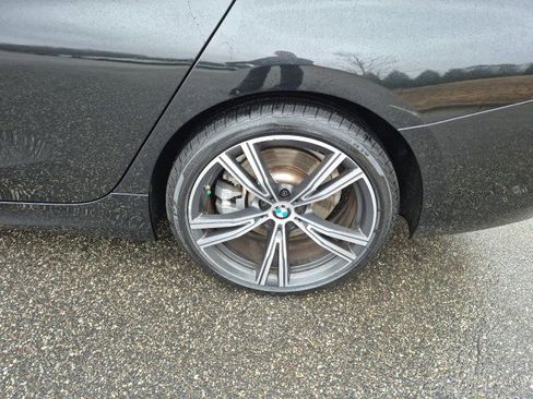 Used 2023 BMW 330i Sedan w/ Premium Package image 15