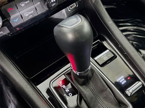 Used 2024 Jeep Compass Latitude image 16