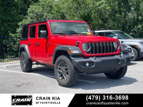 Used 2025 Jeep Wrangler Unlimited Sport AWD/4WD image 1