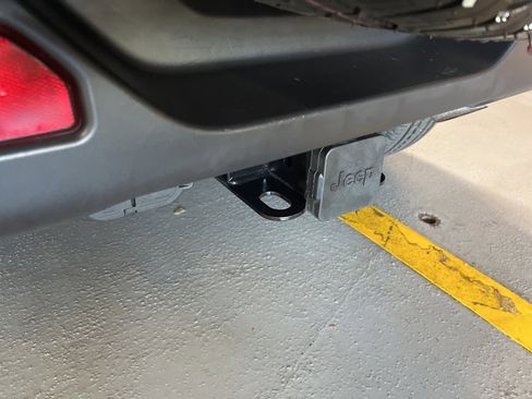 Used 2022 Jeep Wrangler Unlimited Sahara w/ Cold Weather Group image 23