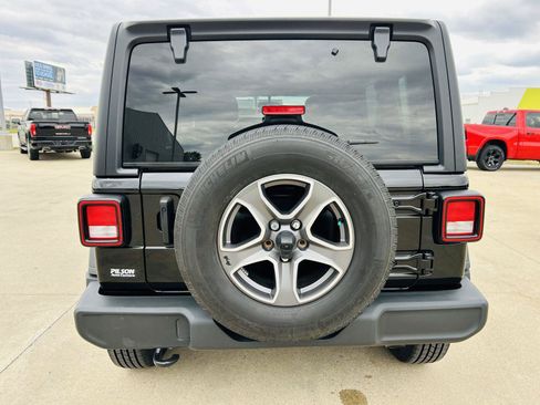 Used 2022 Jeep Wrangler Unlimited Sport AWD/4WD image 32