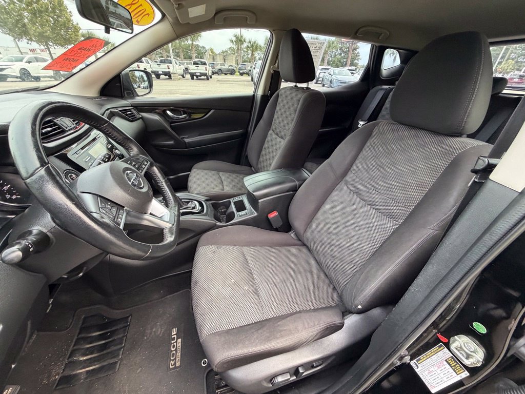 Used 2018 Nissan Rogue Sport SV w/ SV All-Weather Package FWD image 11