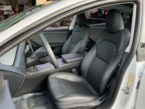 Used 2024 Tesla Model 3 Standard Range image 19